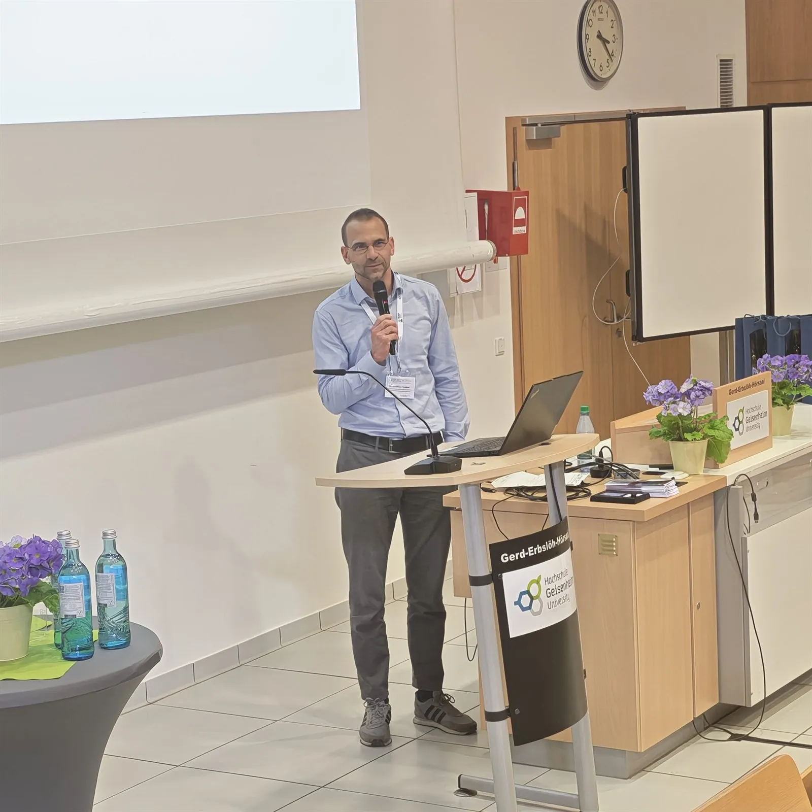 Dr. Jonathan Heubes am Rednerpult