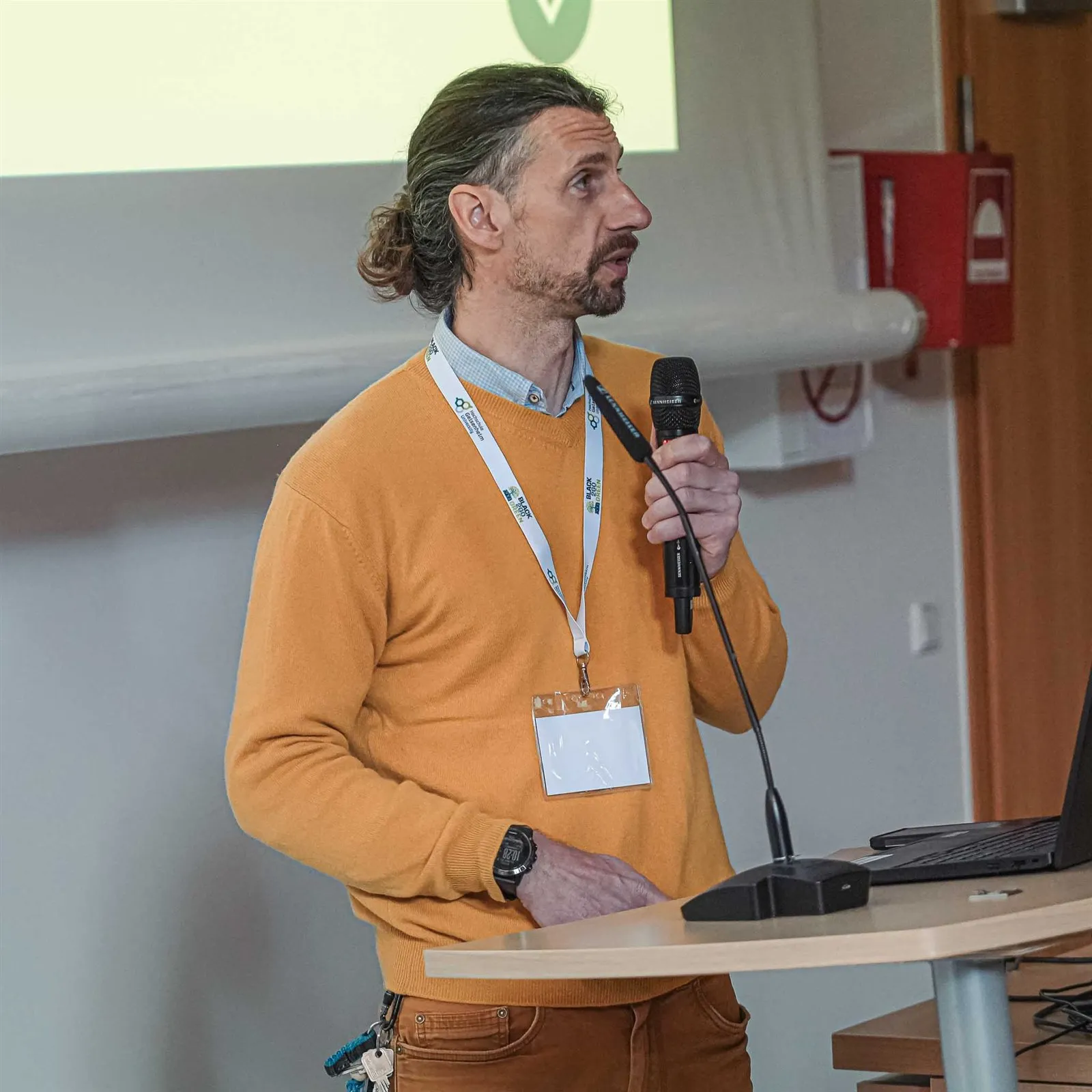 Damian Jörren während seines Vortrags