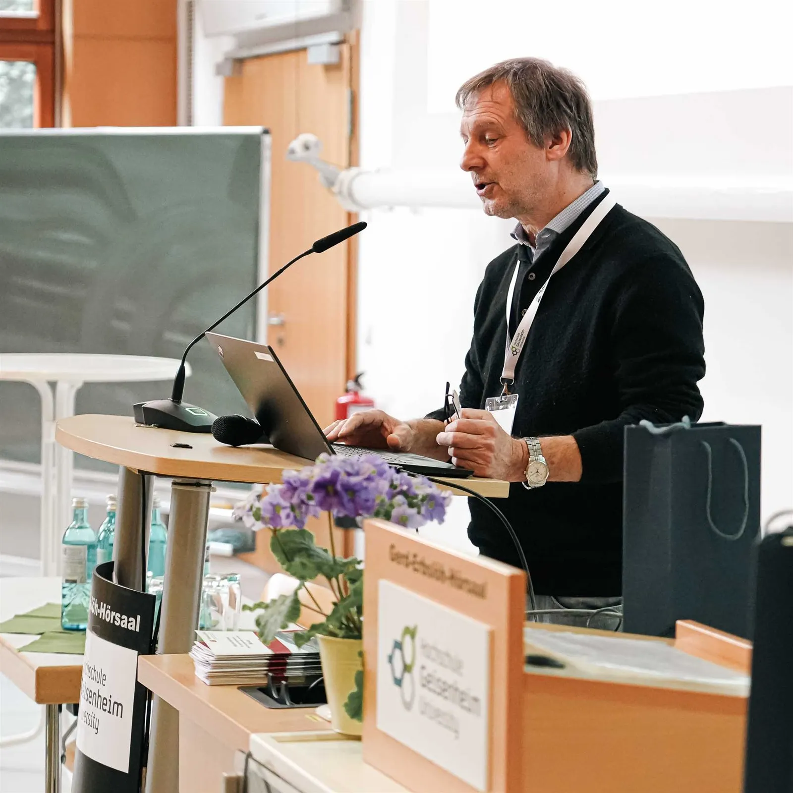 Prof. Dr. Thomas Rötzer am Rednerpult